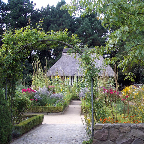 Entrance to the Low German cottage garden in Klein Flottbek